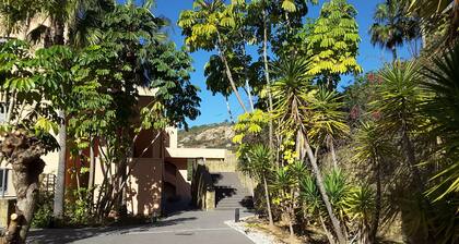 Kattohuoneisto, moderni sisustus ja poikkeuksellinen näkymä Gibraltarin lahdelle