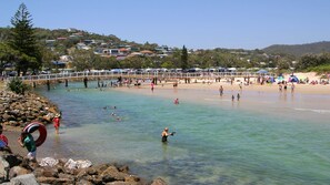 Beach nearby - Cute, well-appointed beach house with ocean views and a short walk to all village amenities. (Crescent Head)