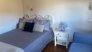 1 habitación, tabla de planchar con plancha, wifi y ropa de cama