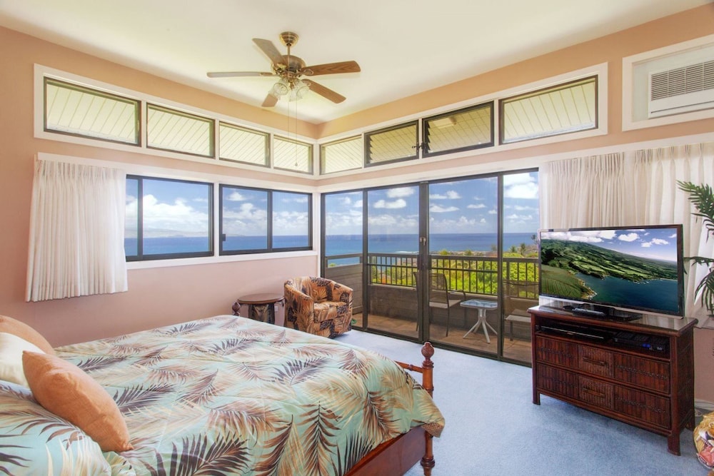 Luxury, Remodeled Townhouse With Dazzling Ocean And Coastal Views! - Hawaii