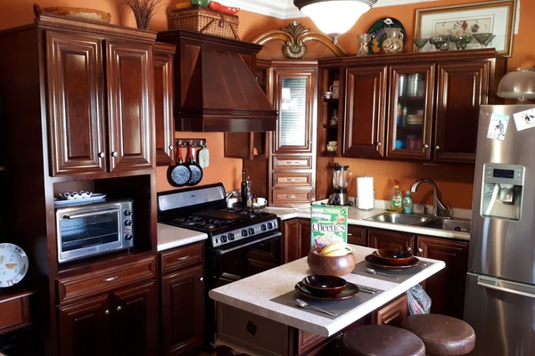 Frigorífic, microones, forn i placa de cuina