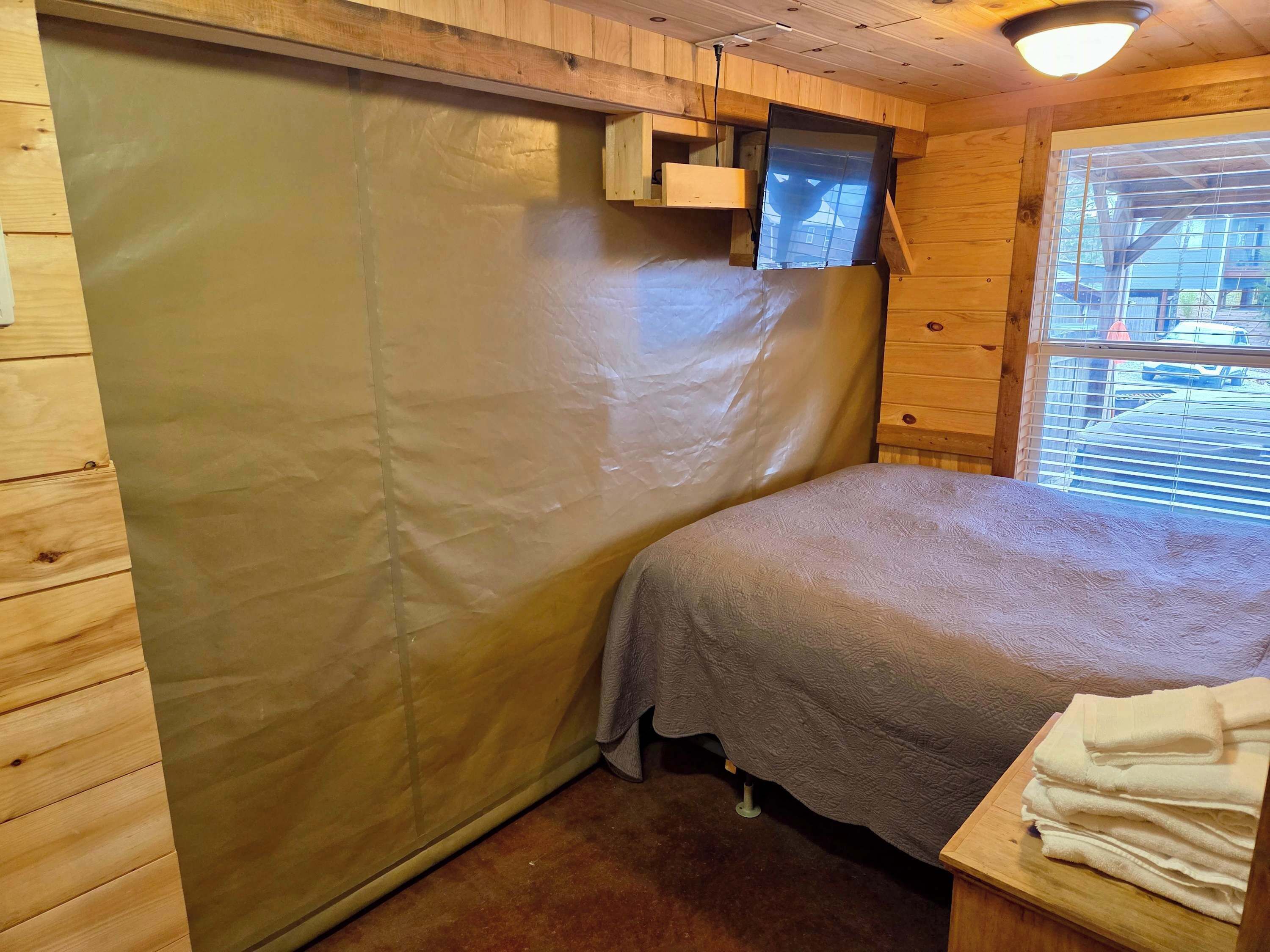 1 bedroom, iron/ironing board, WiFi, bed sheets