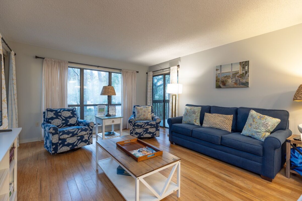 41 Moorings: 2 BR Pet Friendly Villa, Free Bikes, Free Beach Chairs, Beach