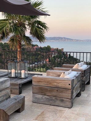 Terrace/patio - French stonehouse with fantastic views (Théoule-sur-Mer)