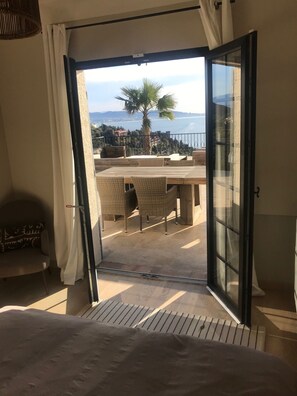 4 bedrooms, iron/ironing board, WiFi, bed sheets - French stonehouse with fantastic views (Théoule-sur-Mer)