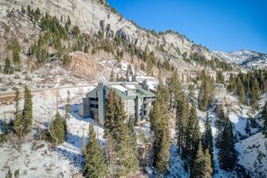 Exterior - Rustic Ski Lodge - within minutes of Alta and Snowbird (Alta)