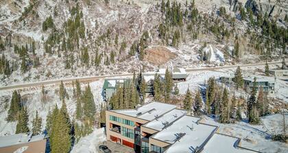 Die rustikale Skihütte für 4 Personen liegt zwischen Alta & Snowbird und bietet einen kostenlosen Shuttleservice nach Altas