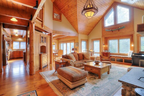 Potters Place Retreat/Event Venue - Log home, large spacious barn, and bunkhouse on Rangeley Lake