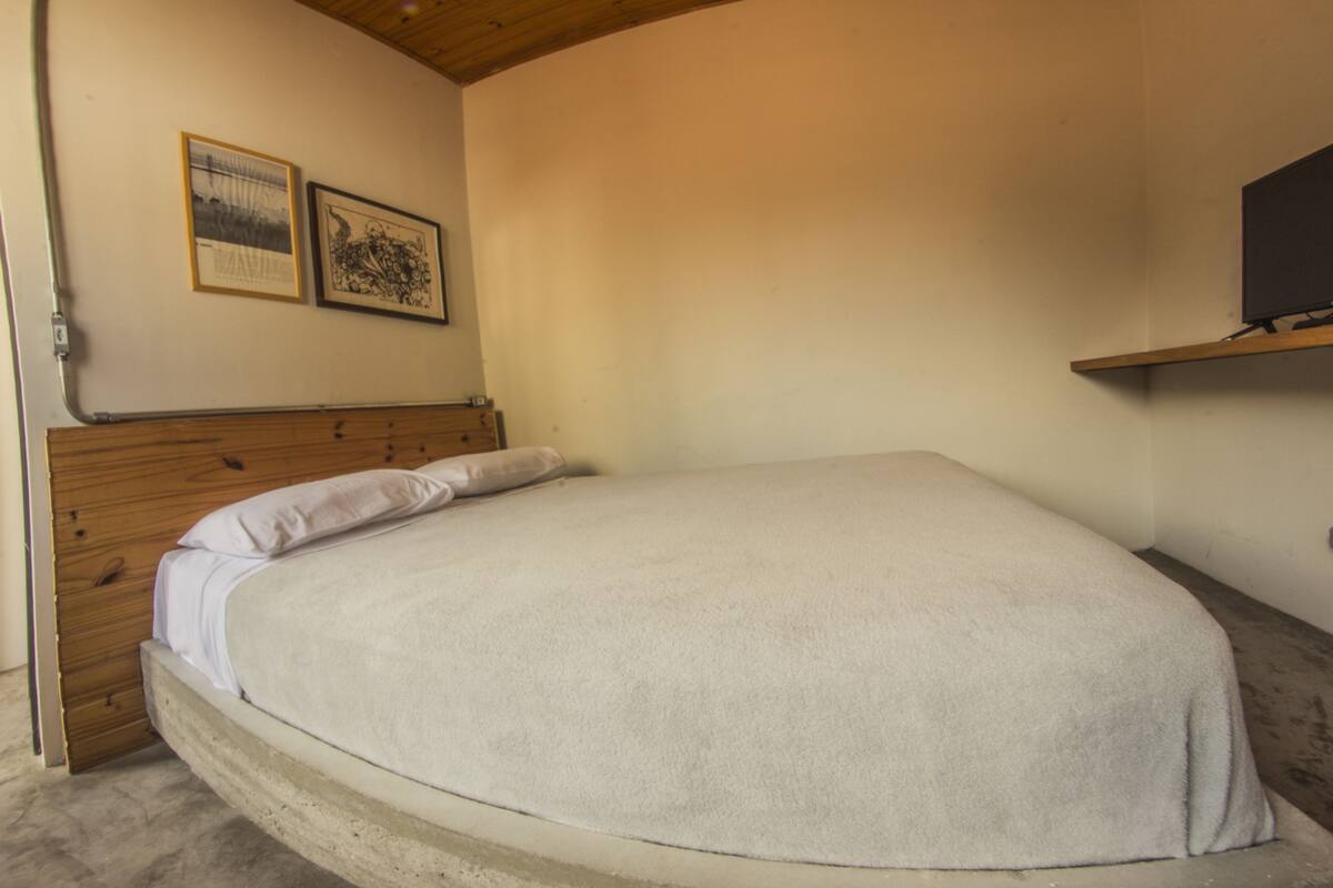 Chambre Double, salle de bains privée