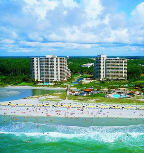 On the beach - Beautiful Oceanfront 3 Bedroom Condo + Official On-Site Rental Privileges (Myrtle Beach)