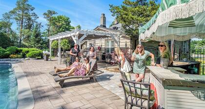 6 bedrooms, optional chef, covered porch, salt water pool, kayaks, golf