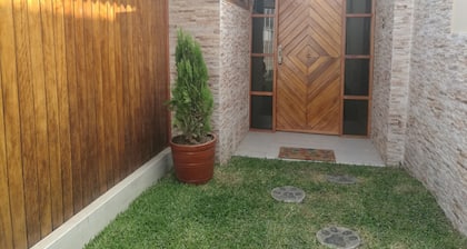 ENCANTADORA CASA DE CAMPO