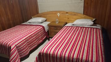 3 多间卧室、办公桌、免费 WiFi、床单