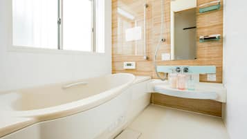 Deep-soaking bathtub