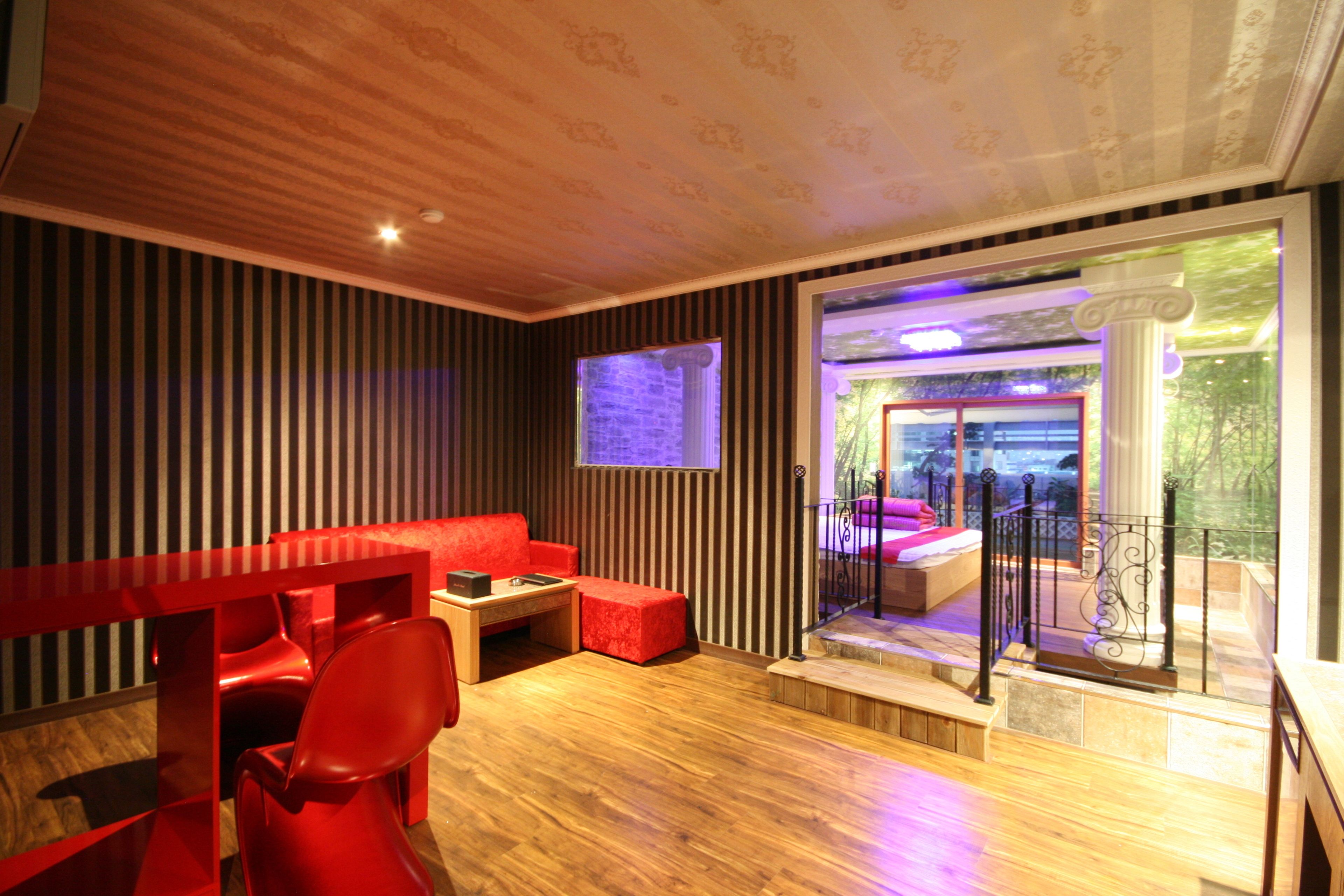 royal suite | living area | flat-screen tv