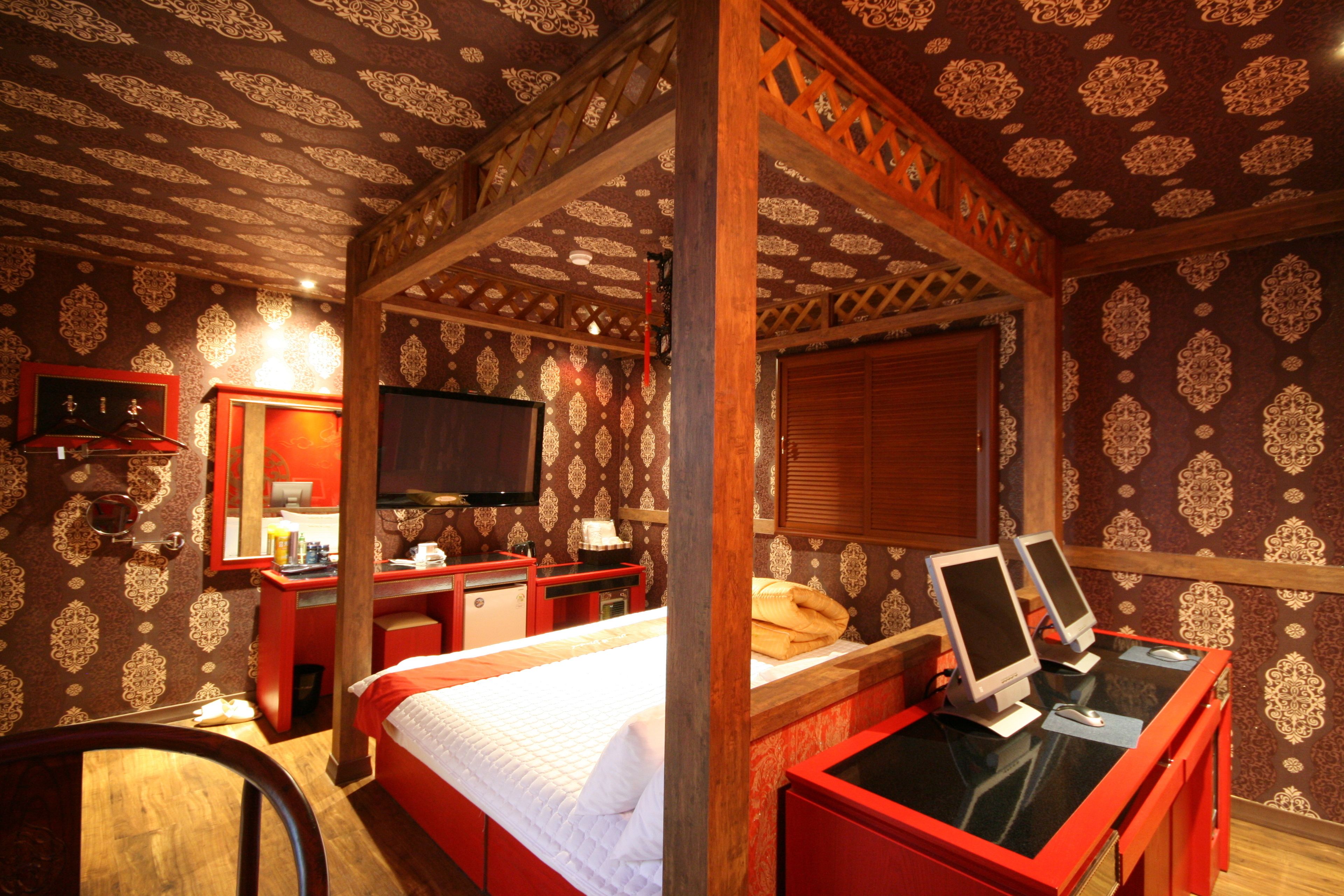 premier room | bathroom | separate bathtub and shower, free toiletries, towels