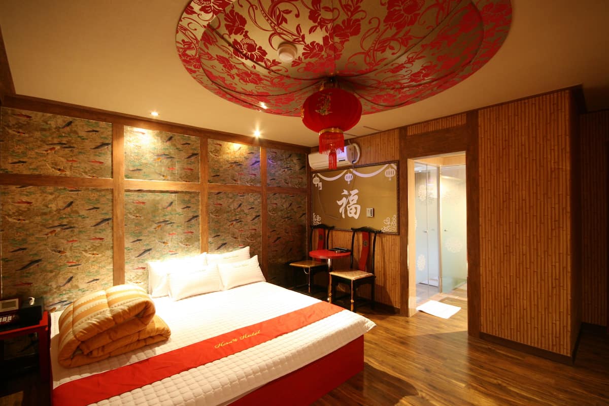 Premier Room
