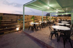 Outdoor dining - Economic Private room 10 minutes from the center (Guerrero)