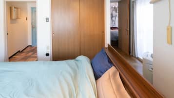 1 | 1 bedroom, individually decorated, individually furnished, desk