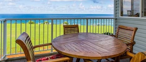 Full unobstructed ocean views 