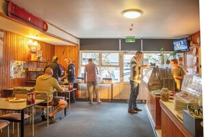 Petit déjeuner préparé à la commande compris tous les jours