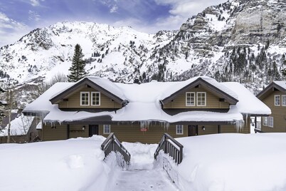 Cecret Mountain Lodge - ski-in/out to Snowbird