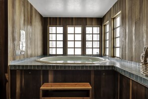 Interior - Cecret Mountain Lodge - ski-in/out to Snowbird (Alta)