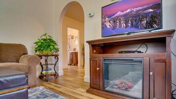 Smart TV, fireplace, DVD player