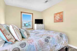 4 bedrooms, iron/ironing board, travel crib, WiFi - Out of the Blue: Classic, Dog-friendly, Ocean View Beach Cottage with Fenced Yar (Oak Island)
