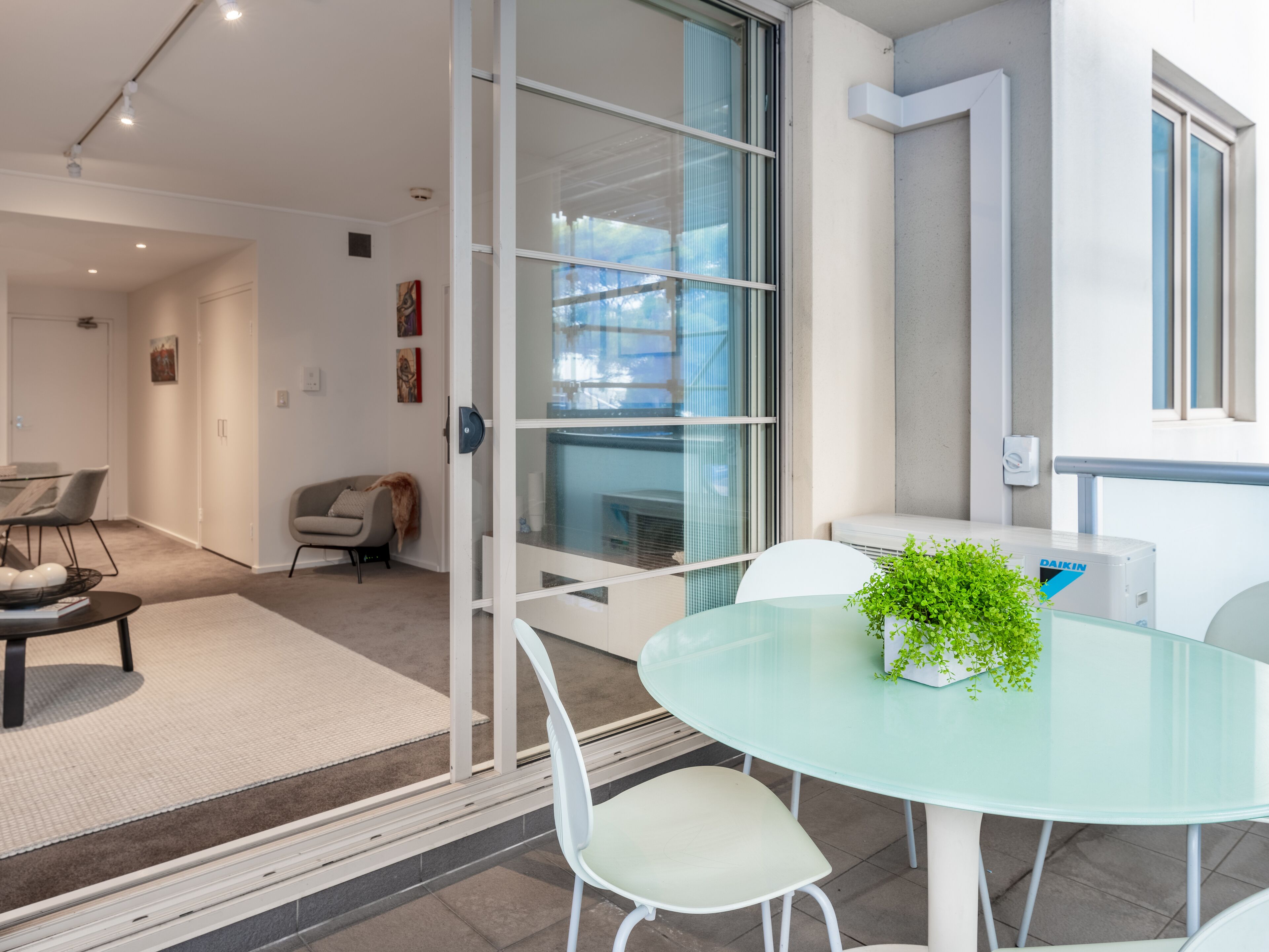 Prized Paddington apartment at its super convenient best — image 2