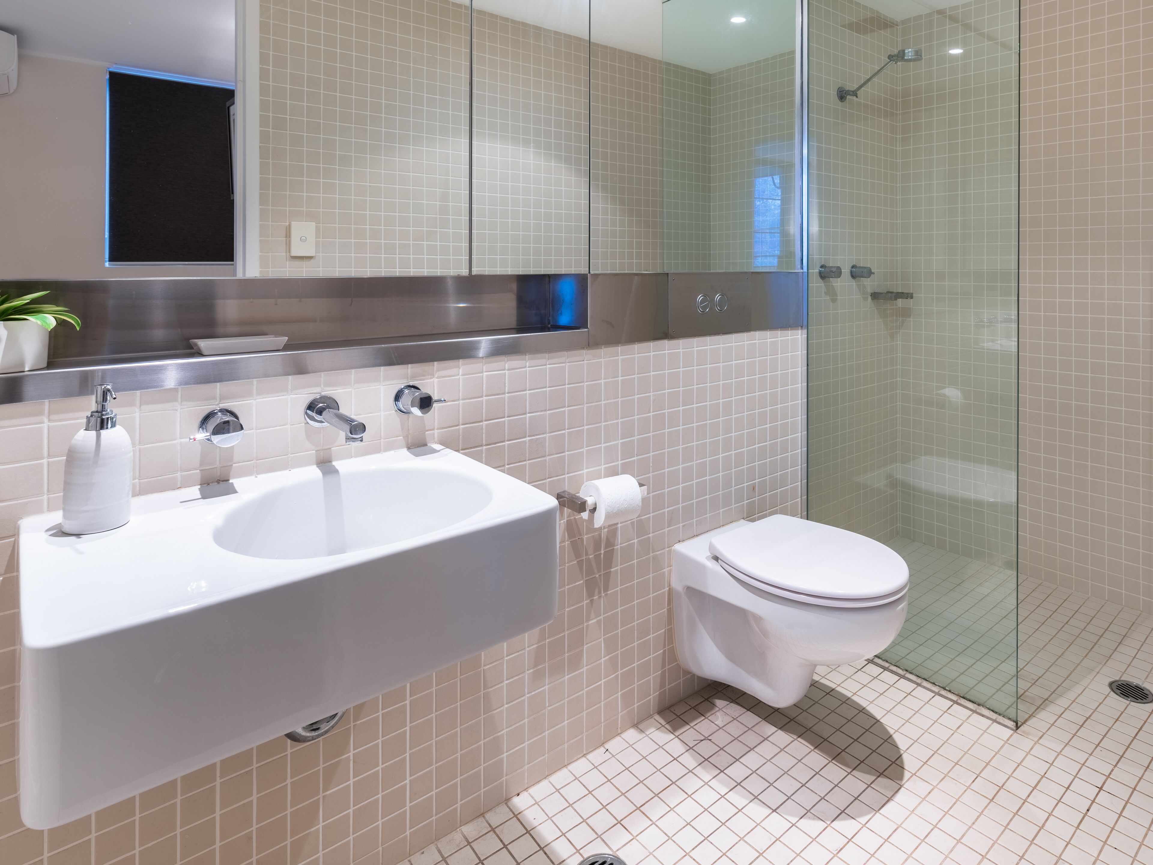 Prized Paddington apartment at its super convenient best — image 14