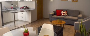 Apartamento familiar, varias camas | Interior