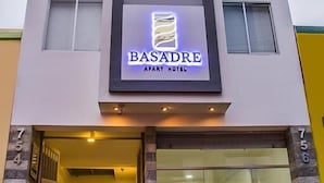 Front of property - Basadre Apart Hotel (Tacna)