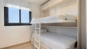 2 bedrooms, iron/ironing board, internet, bed sheets