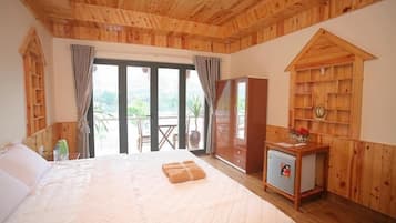 1 chambre, minibar, coffres-forts dans les chambres, bureau