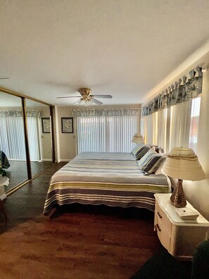 4 bedrooms, internet, bed sheets