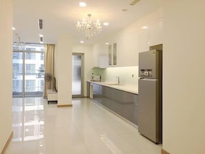 Fridge, microwave, stovetop, cookware/dishes/utensils
