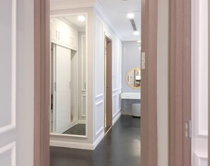 Desk, free WiFi, bed sheets - Saffron Casa (Ho Chi Minh City)