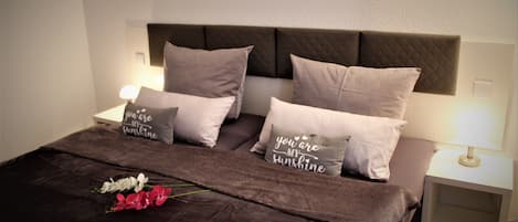 1 bedroom, in-room safe, WiFi, bed sheets