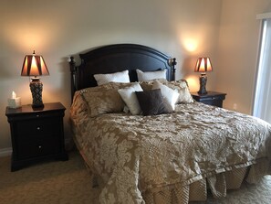 3 bedrooms, in-room safe, iron/ironing board, free WiFi