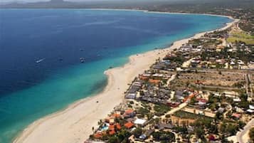 Una playa cerca