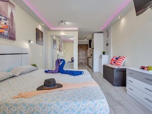 1 bedroom, iron/ironing board, Internet, bed sheets