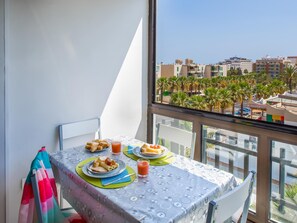Dining - 733 Wonderful Accommodation in Las Americas! Wi-Fi free! (Playa Las Americas,Arona,Tenerife)
