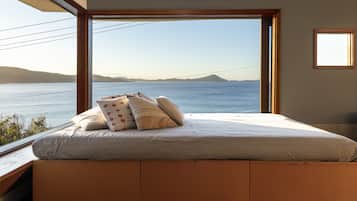 3 bedrooms, travel crib, free WiFi, bed sheets