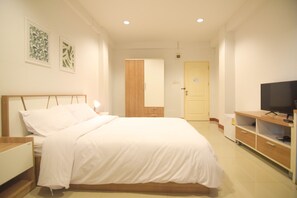 Premium bedding, blackout curtains, free WiFi, bed sheets - BBPlace Suvarnabhumi Airport (Bangkok)