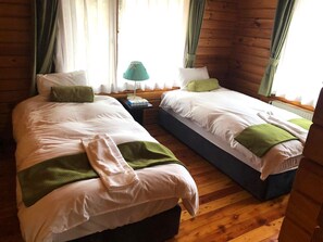3 bedrooms, free WiFi, bed sheets - Yamaga Chalet (Hakuba)