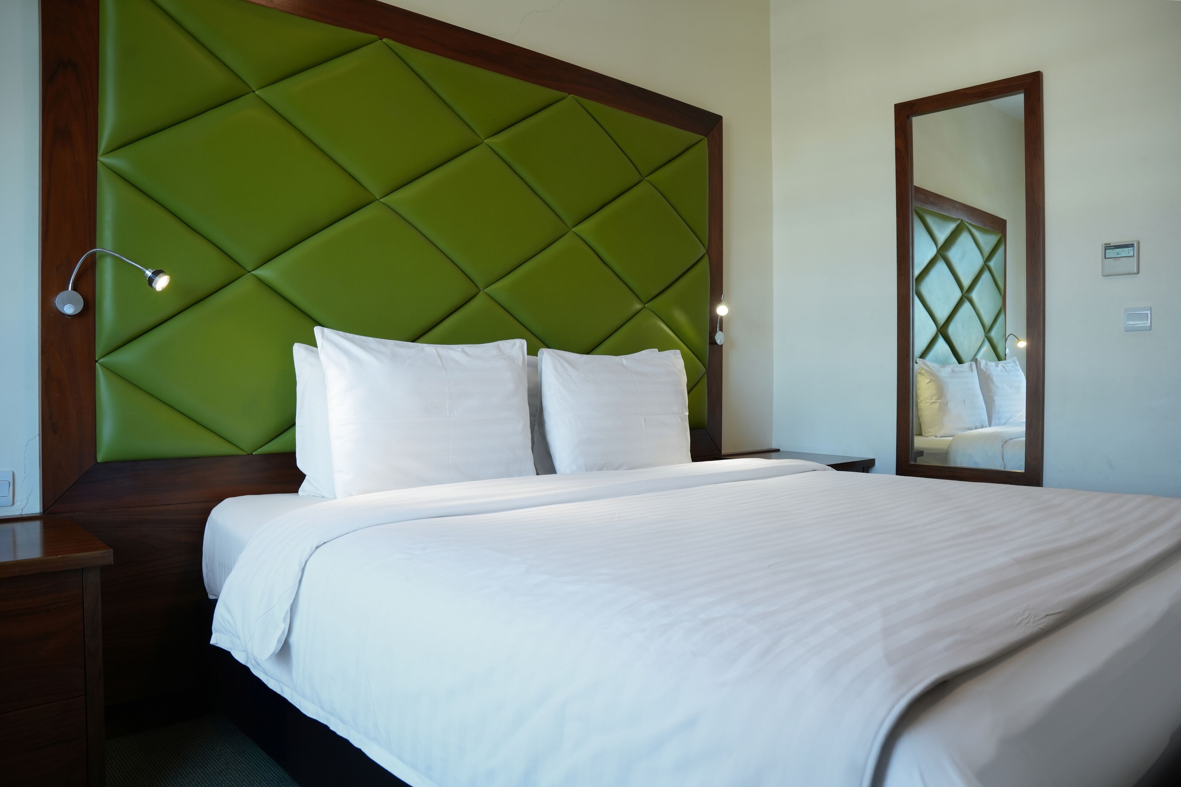 غرفة سوبيريور - سرير مزدوج | ميني بار ومكتب ومساحة عمل للكمبيوتر المحمول وستائر تعتيم