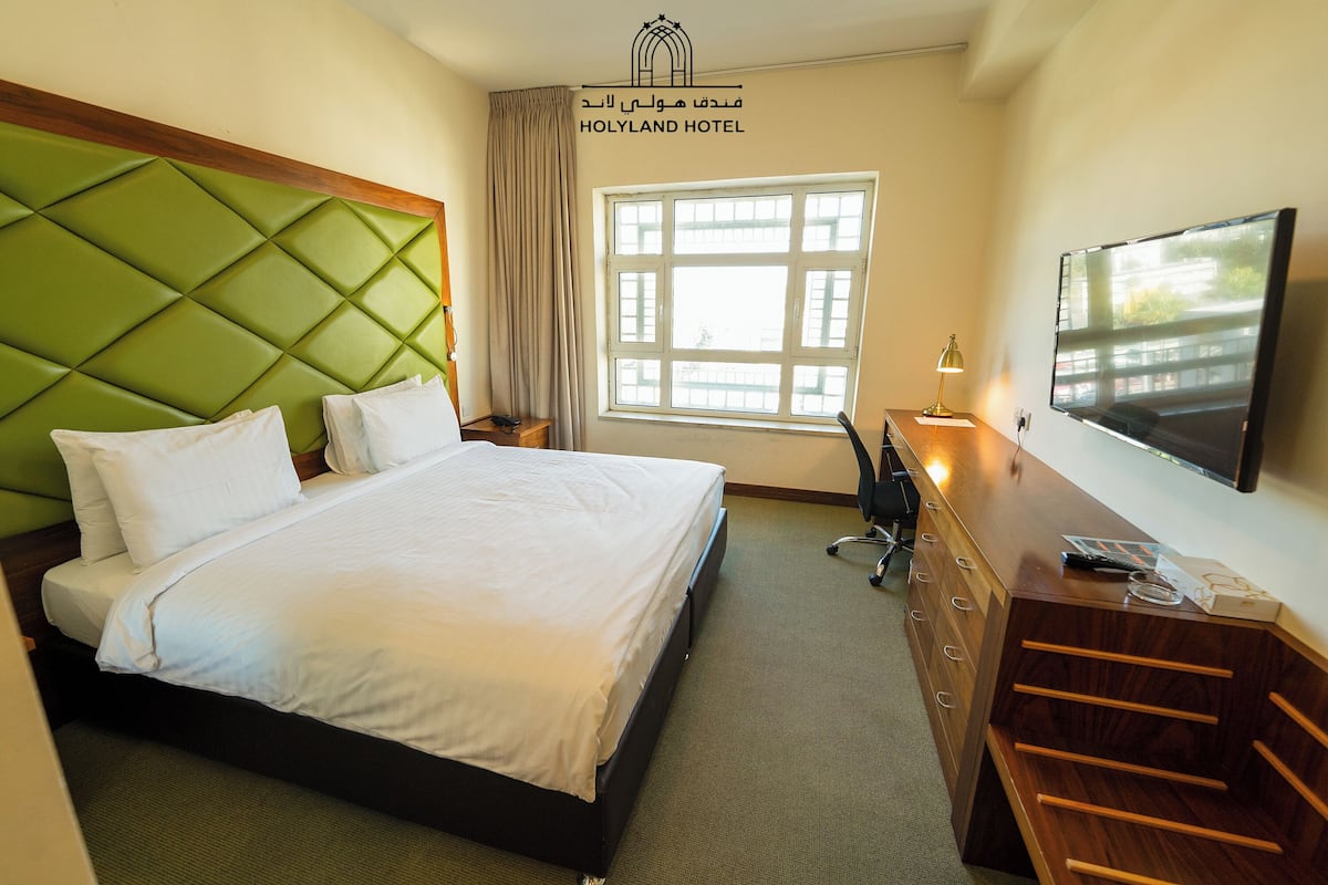 Deluxe Double or Twin Room, 1 Bedroom | Egyptian cotton sheets, premium bedding, pillowtop beds, minibar