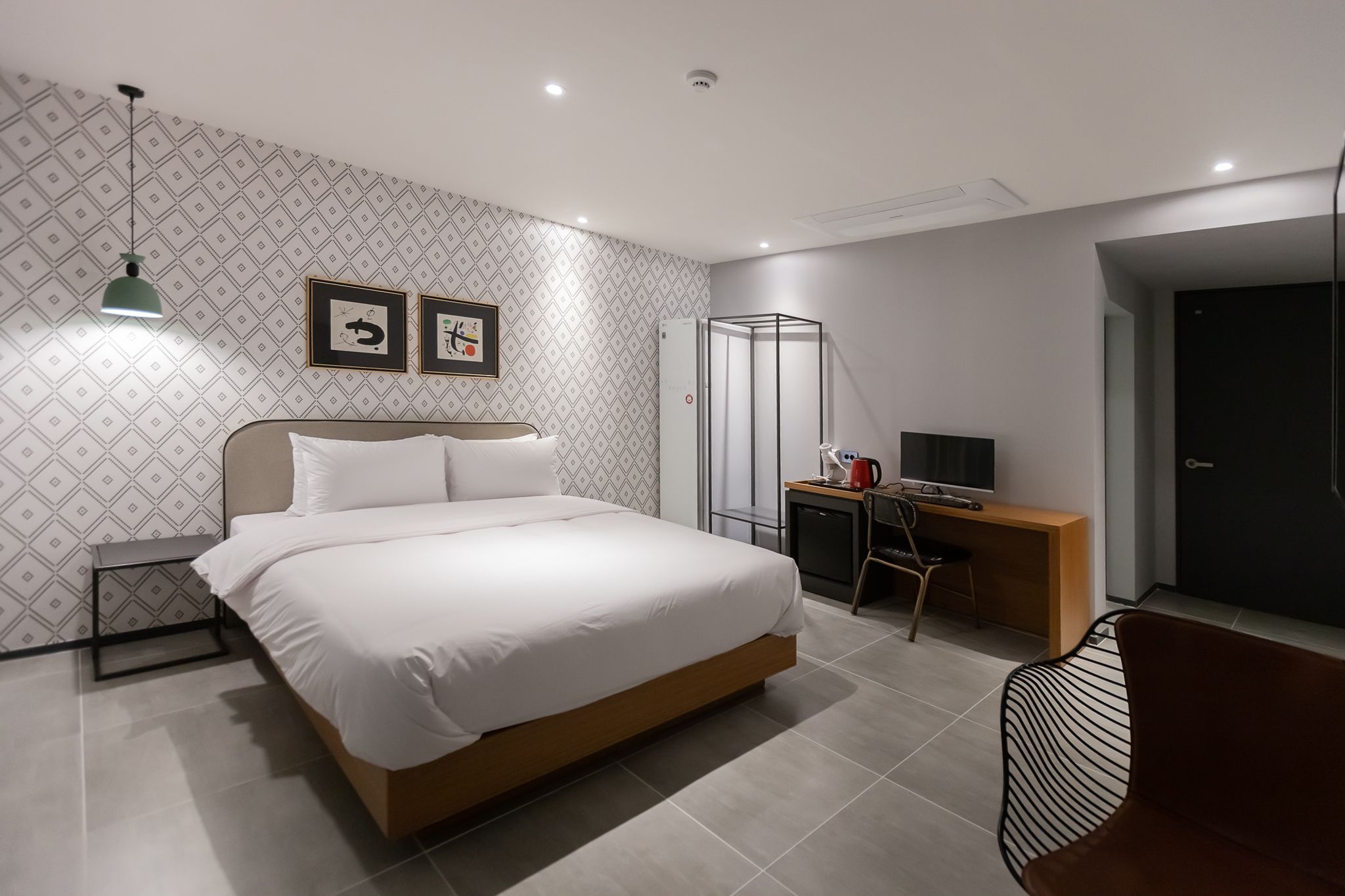 deluxe double room | free wifi