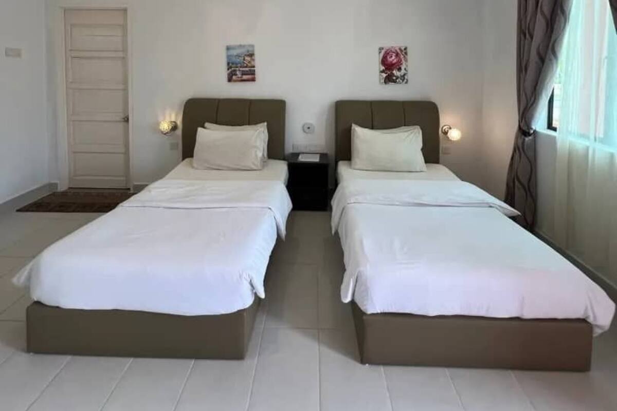 Superior Twin Room | Desk, soundproofing, free WiFi, bed sheets